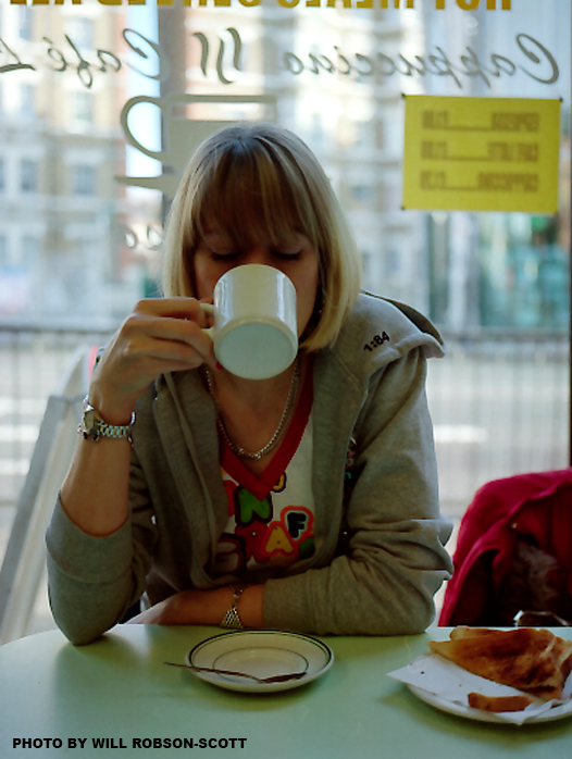 Akit, London-based graffiti artist and illustrator with over 30 years experience