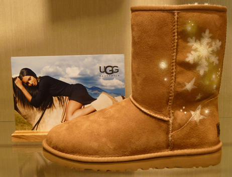 Custom painted UGG boots workshop result
